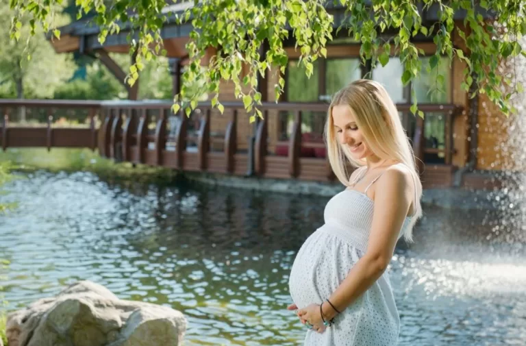 Essential Monsoon Pregnancy Care Tips for Expecting Mothers